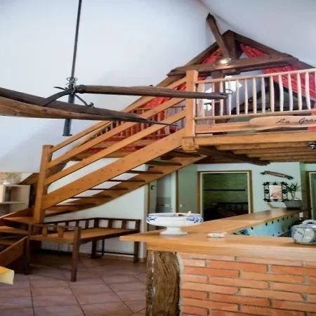 House La Grangette 4 Feriehus *